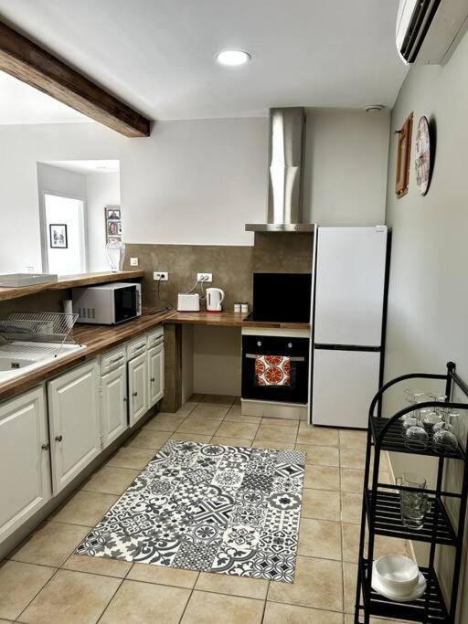 Superbe Appartement Dans Un Mas Nîmes Zewnętrze zdjęcie