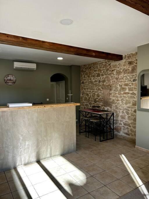 Superbe Appartement Dans Un Mas Nîmes Zewnętrze zdjęcie